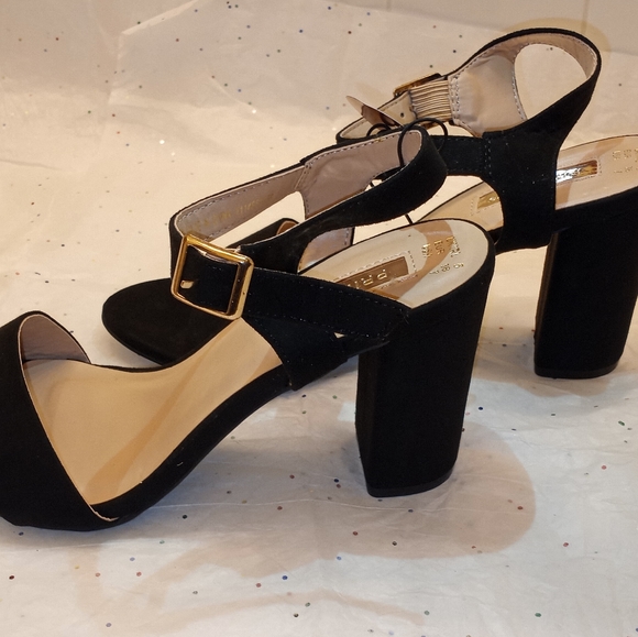 CLEARANCE‼️COPY - PRIMARK Women's Strappy Suede Block Heels, Size 7, Color black - Picture 2 of 5
